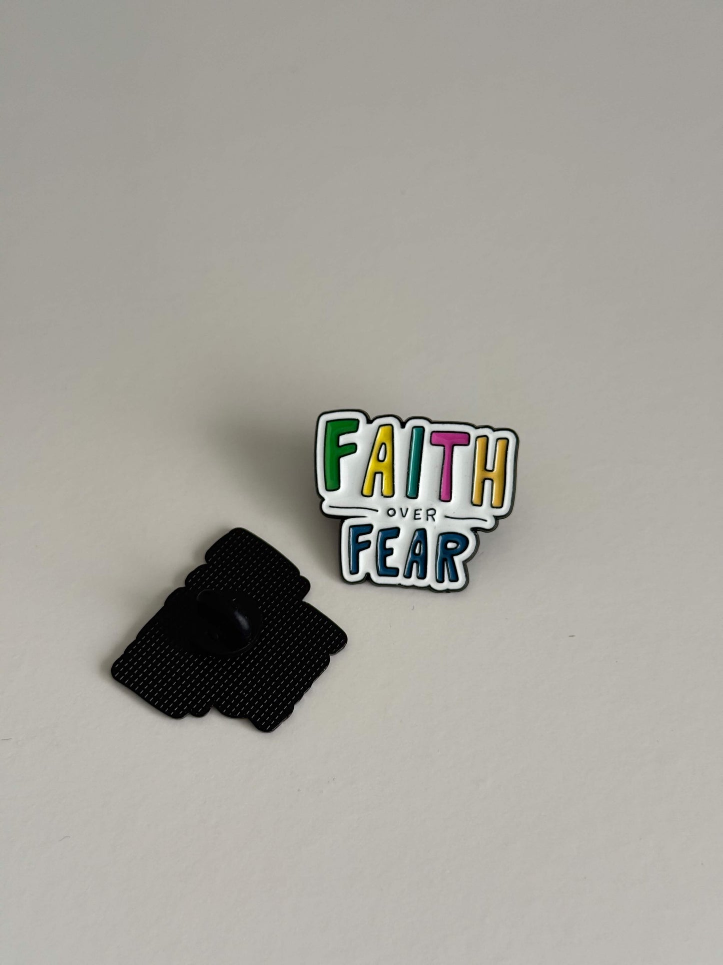 Pins Zenya